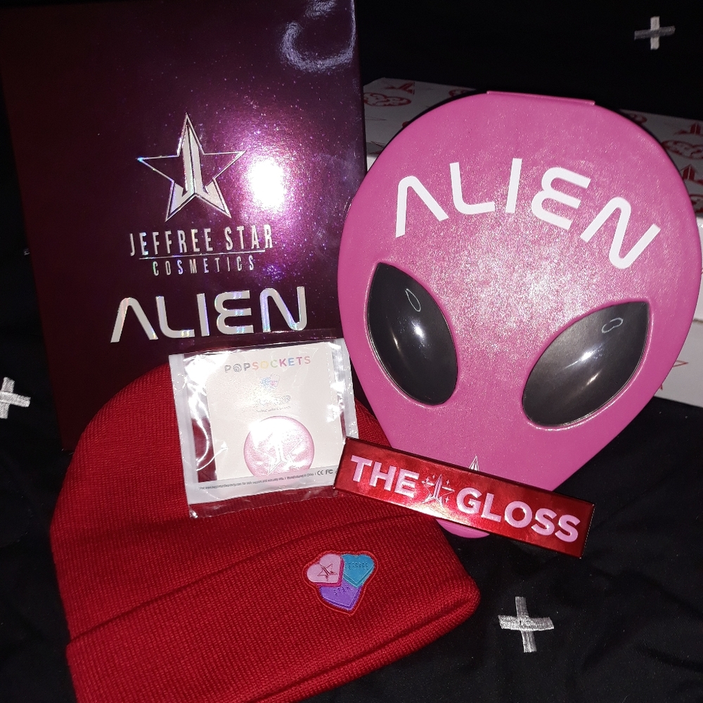 Jeffree Star Valentine's Premium Mystery Box